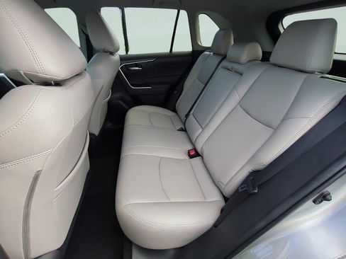 Used 2023 Toyota RAV4 XLE FWD image 10