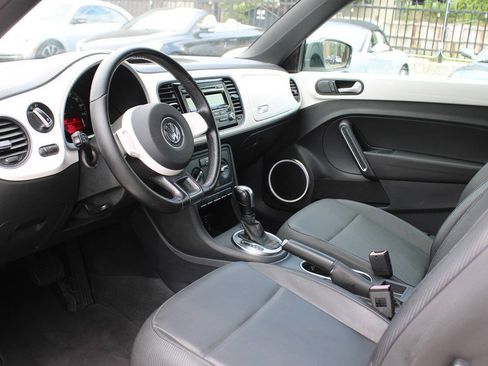 Used 2012 Volkswagen Beetle 2.5 FWD image 19