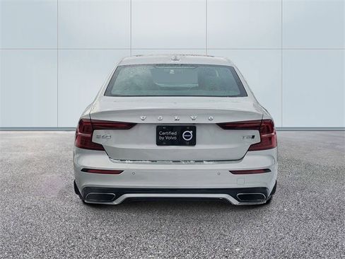 Used 2021 Volvo S60 T5 R-Design image 5