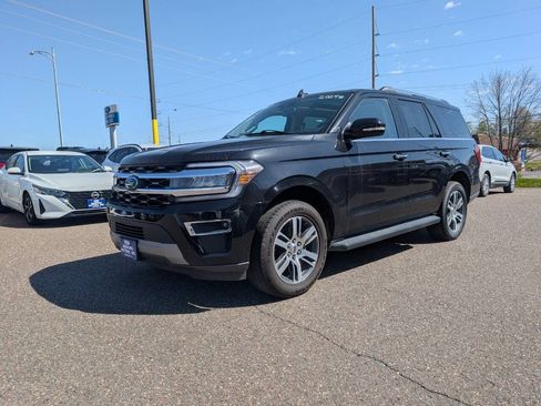 Certified 2024 Ford Expedition Limited AWD/4WD image 2