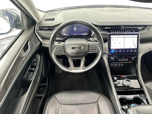Used 2022 Jeep Grand Cherokee L Limited AWD/4WD image 11