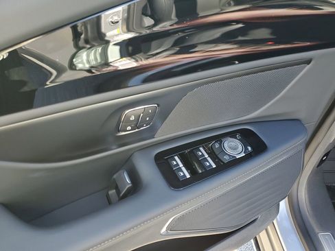 New 2026 Lincoln Nautilus Premier AWD/4WD image 18