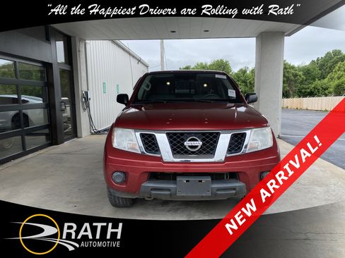 Used 2019 Nissan Frontier SV AWD/4WD image 2