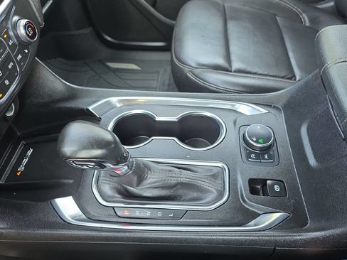 Used 2023 Chevrolet Traverse LT w/ LPO, Floor Liner Package FWD image 25
