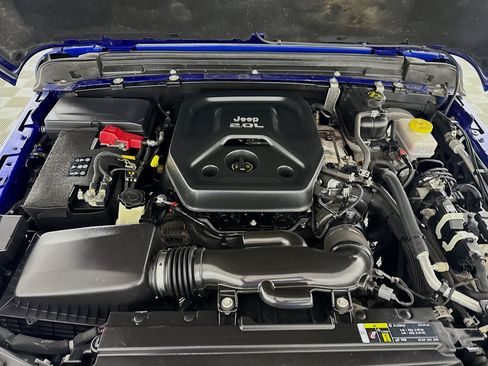 Used 2020 Jeep Wrangler Unlimited Sahara w/ Uconnect 4C Nav & Sound Group AWD/4WD image 10
