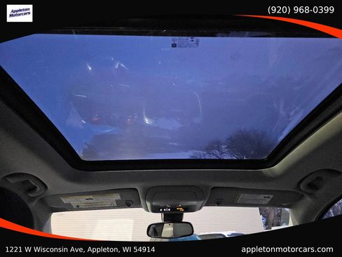 Used 2022 GMC Terrain SLT w/ Infotainment Package II image 24