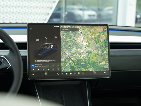 Used 2026 Tesla Model Y Long Range AWD/4WD image 12