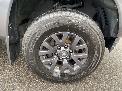 Used 2020 Toyota Tacoma SR5 AWD/4WD image 17