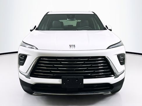 Used 2025 Buick Enclave Preferred image 2