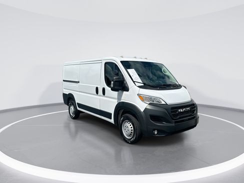 Used 2025 RAM ProMaster 2500 w/ Convenience Group FWD image 2