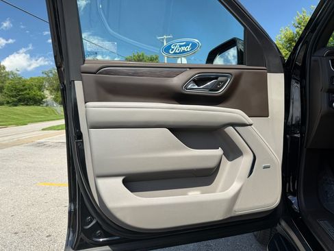 Used 2023 Chevrolet Tahoe LT AWD/4WD image 17