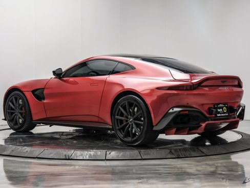 Used 2019 Aston Martin V8 Vantage Coupe RWD image 12