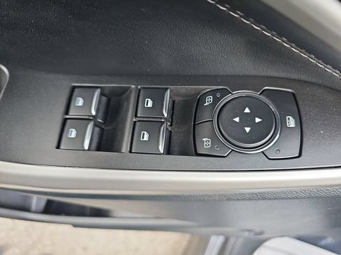 Used 2023 Ford Explorer XLT w/ Equipment Group 202A AWD/4WD image 33