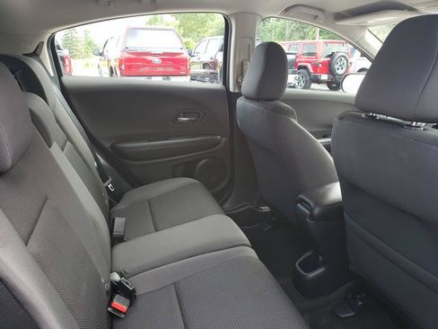 Used 2019 Honda HR-V LX image 17