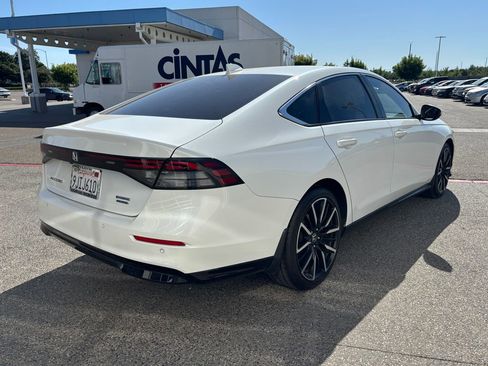 Used 2024 Honda Accord Touring image 5