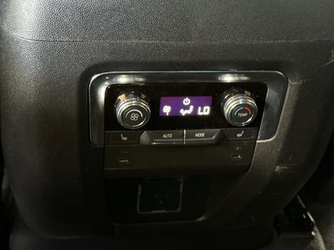 Used 2025 GMC Yukon Denali AWD/4WD image 16