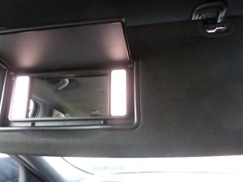 Used 2023 Jeep Grand Cherokee L Laredo image 32