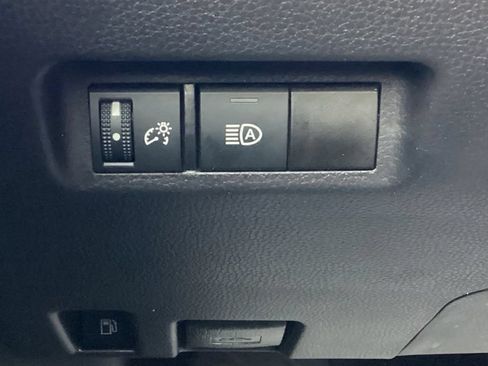 Used 2025 Toyota RAV4 XLE AWD/4WD image 22