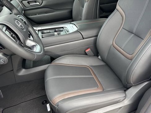 New 2026 Nissan Armada SL w/ Captain's Chari Seat Package image 23