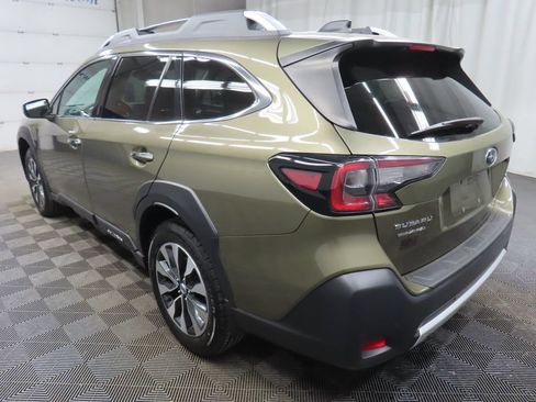 Used 2023 Subaru Outback Touring AWD/4WD image 6