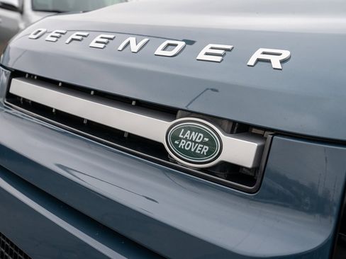 Used 2020 Land Rover Defender 110 SE image 3