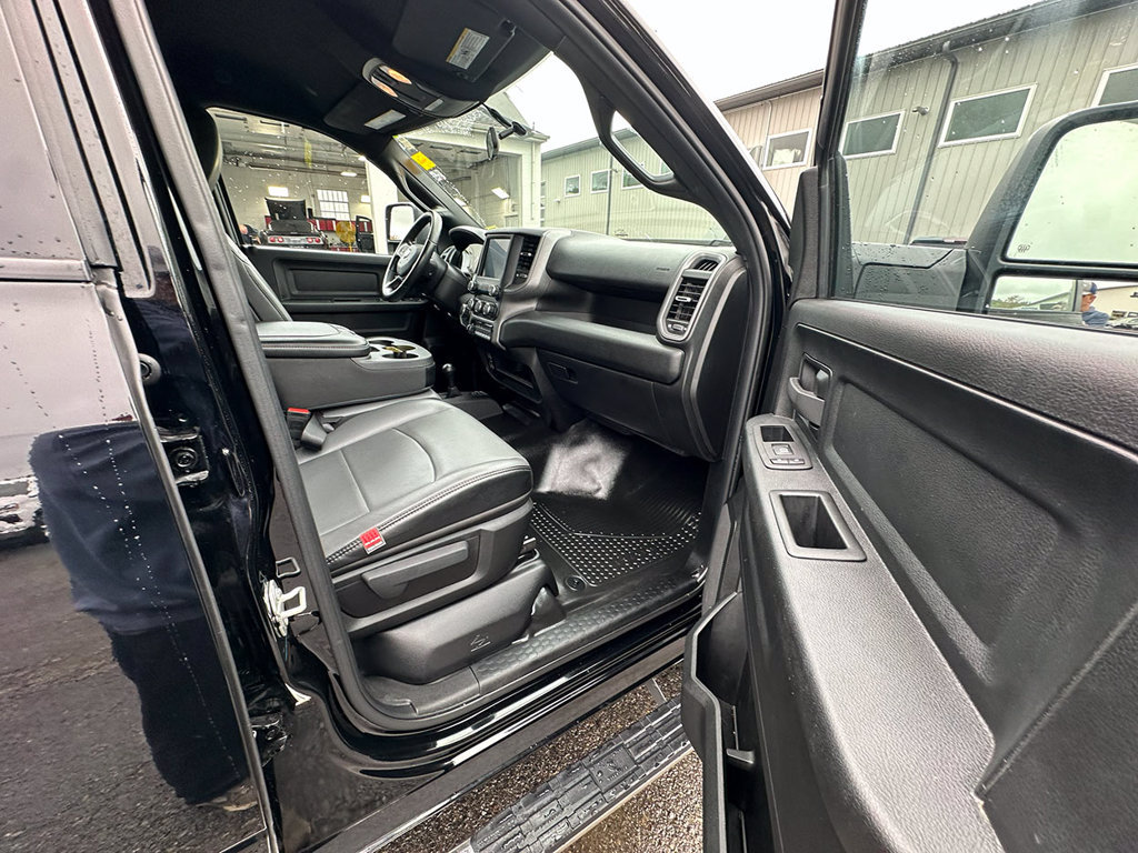Used 2024 RAM 2500 Tradesman w/ Chrome Appearance Group AWD/4WD image 23