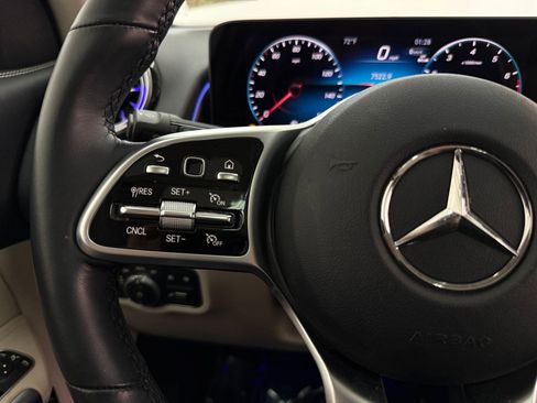 Used 2023 Mercedes-Benz GLB 250 image 15