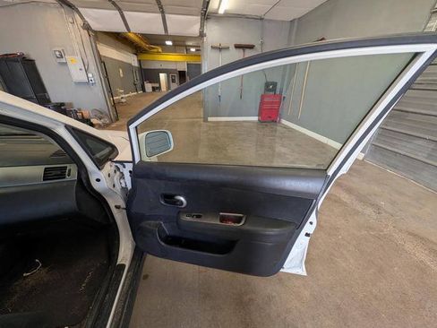 Used 2012 Nissan Versa 1.8 S w/ Plus Pkg FWD image 29