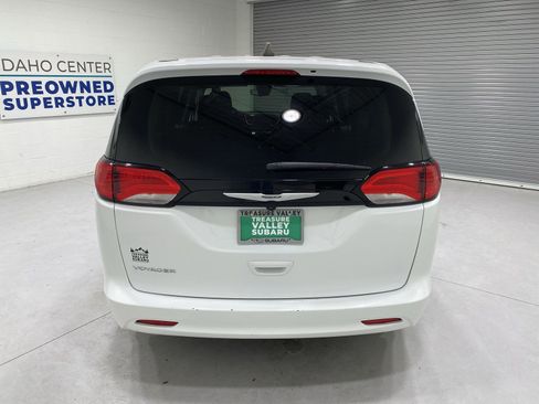 Used 2023 Chrysler Voyager LX FWD image 7