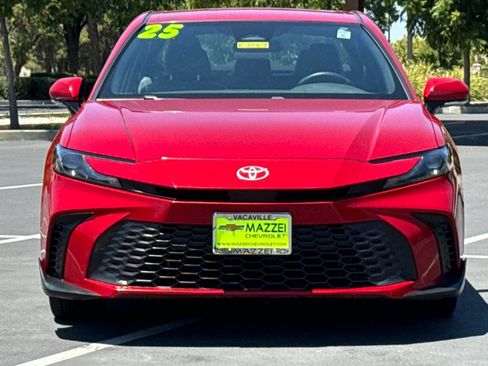Used 2025 Toyota Camry SE FWD image 7
