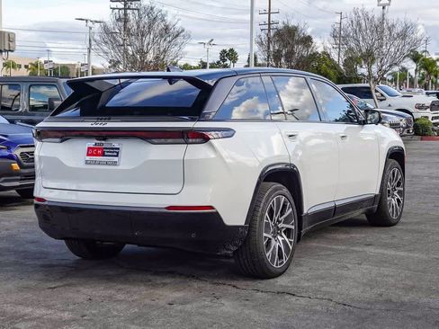 Used 2025 Jeep Wagoneer S Limited image 4