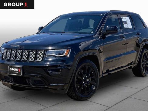 Used 2022 Jeep Grand Cherokee Laredo X RWD image 1