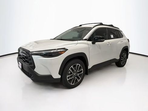 New 2026 Toyota Corolla Cross XLE w/ Convenience Package AWD/4WD image 3