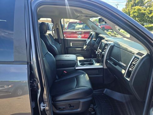 Used 2017 RAM 1500 Laramie w/ Convenience Group AWD/4WD image 16
