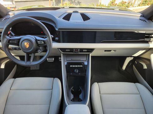 Used 2025 Porsche Macan 4S Electric image 12