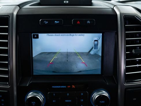 Used 2018 Ford F150 Platinum w/ FX4 Off-Road Package image 12