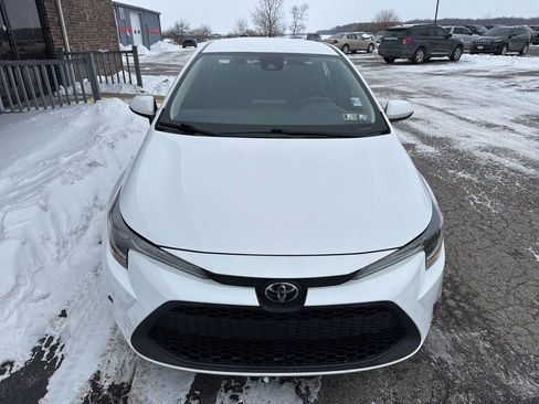 Used 2022 Toyota Corolla LE image 6