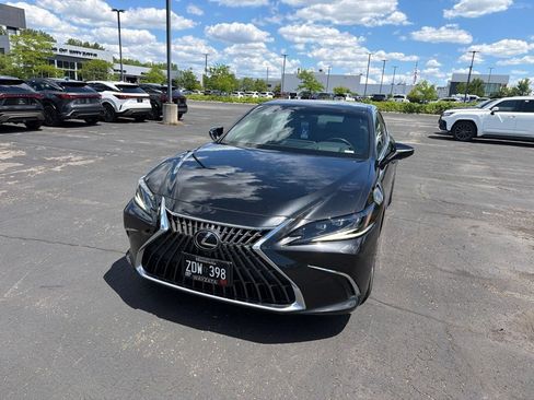 Used 2022 Lexus ES 350 Ultra Luxury w/ Accessory Package 2 FWD image 11