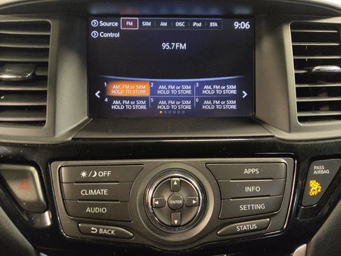 Used 2020 Nissan Pathfinder S FWD image 25