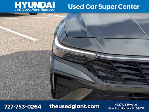 Used 2024 Hyundai Elantra SEL image 9