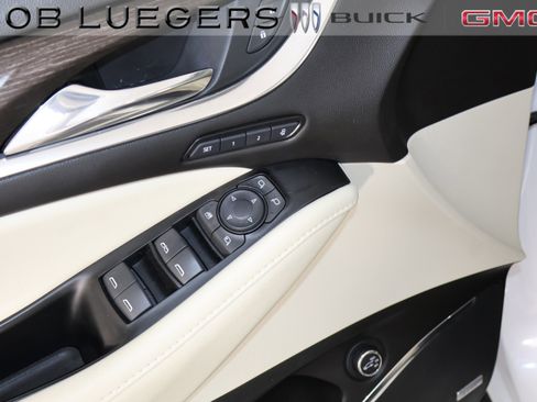 Used 2023 Buick Enclave Avenir w/ Avenir Technology Package image 9