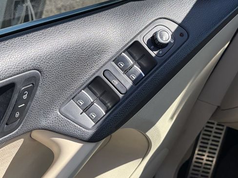 Used 2015 Volkswagen Tiguan S AWD/4WD image 9