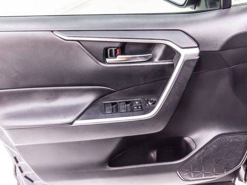 Used 2020 Toyota RAV4 XLE Premium image 25