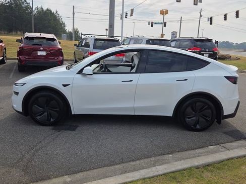 Used 2026 Tesla Model Y Long Range AWD/4WD image 4