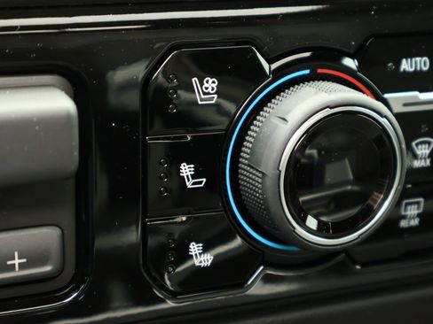 New 2026 Chevrolet Silverado 3500 High Country w/ High Country Premium Package AWD/4WD image 4