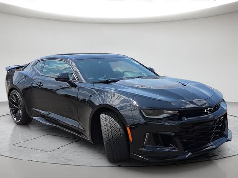 Used 2018 Chevrolet Camaro ZL1 RWD image 3