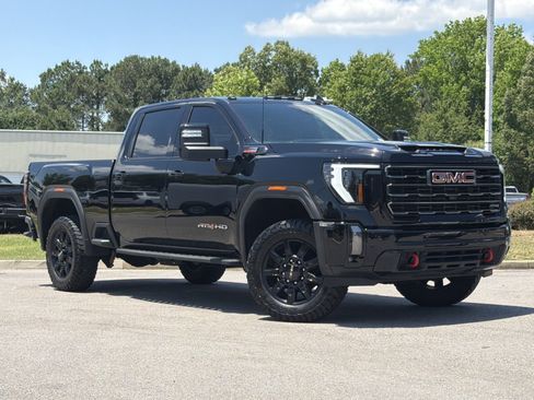 Used 2024 GMC Sierra 2500 AT4 w/ AT4 Premium Plus Package AWD/4WD image 2