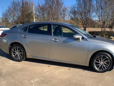 Used 2016 Lexus ES 350 image 9