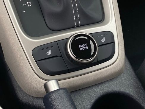 New 2026 Hyundai Venue SEL FWD image 19