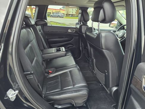 Used 2013 Jeep Grand Cherokee Laredo AWD/4WD image 12